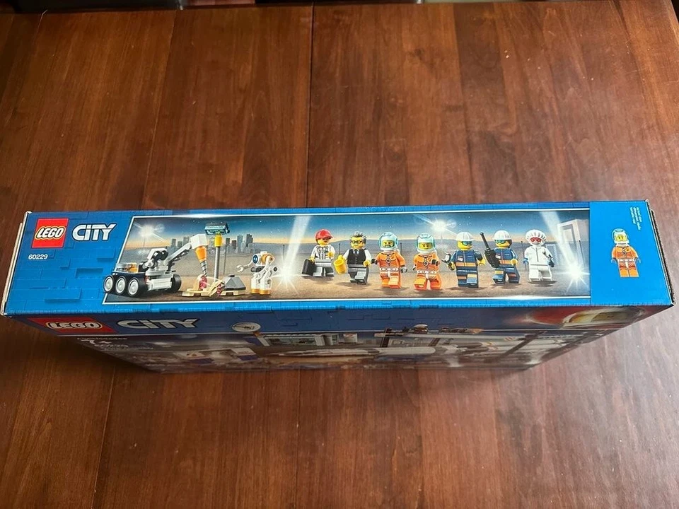 LEGO City Space - Rocket Assembly & Transport 60229 - Brand New & Free Shipping - Image 3 of 3