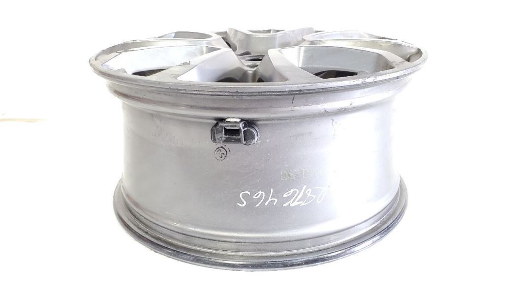 2018 Maserati Levante OEM Wheel Rim 19x8.5 Has Scuff Scratch