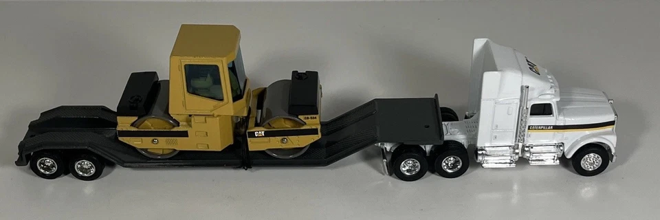 Ertl 1/64 Diecast CAT Hauler IH Semi Lowboy Trailer Joal CB-534 Compactor - Image 3 of 4