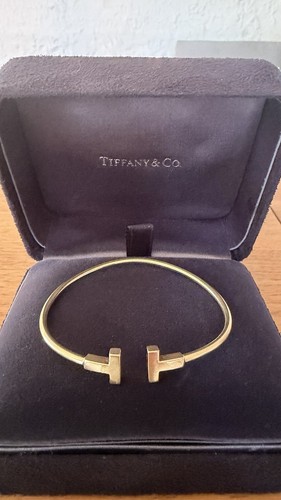 Tiffany & Co. T Wire Narrow Bangle 18K Yellow Gold size Small with Case & Box