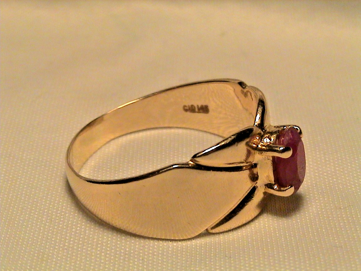 Pinkish/Reddish Stone Ring in Solid 14k Gold Sett… - image 3