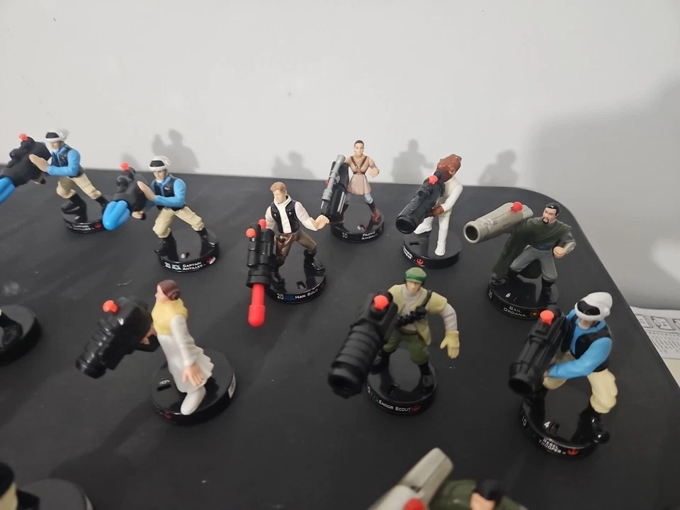 Star Wars Attacktix Lote de 22 (Padme, Han, Leia, Ackbar, Antillas y más Foto 3 de 4