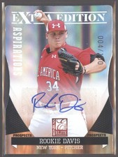 2011 Donruss Elite Football  16