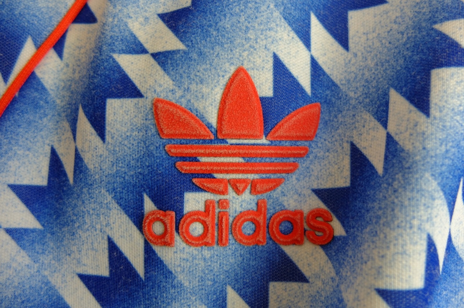 Adidas Originals Man Utd class 92 AOP pattern TT jacket M Blue Manchester 2017 image 3
