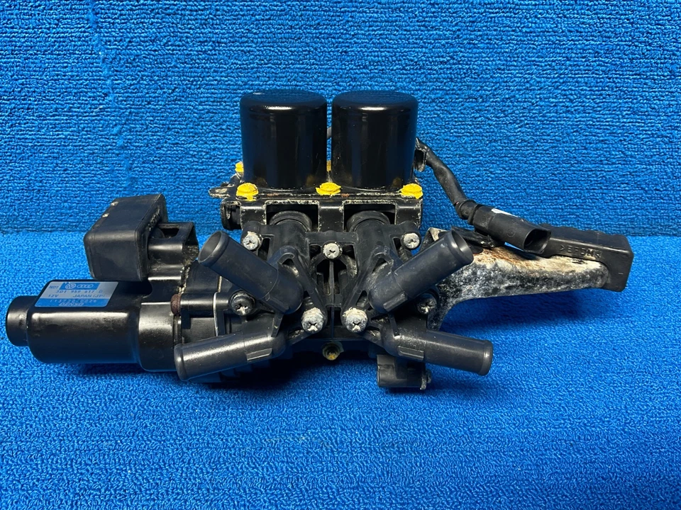 2006 - 2012 BENTLE CONTINENTAL GTC HEATER CORE PUMP VALVE WATER COOLANT HOSE - Image 3 of 4