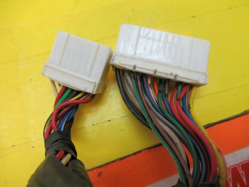 COMPUTER WIRE PLUG off TRANSMISSION TCM SHIFT MODULE 95440-28880 00 01 TIBURON - Picture 3 of 12