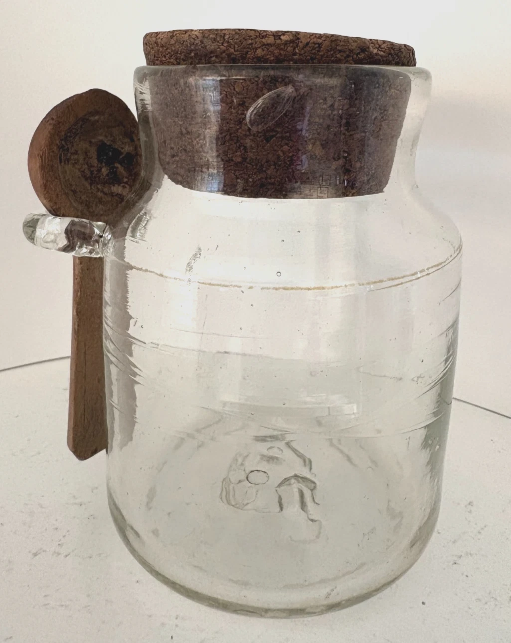 Vtg hand-blown glass coffee apothecary jar container w/ original cork & spoon
Opens in a new window