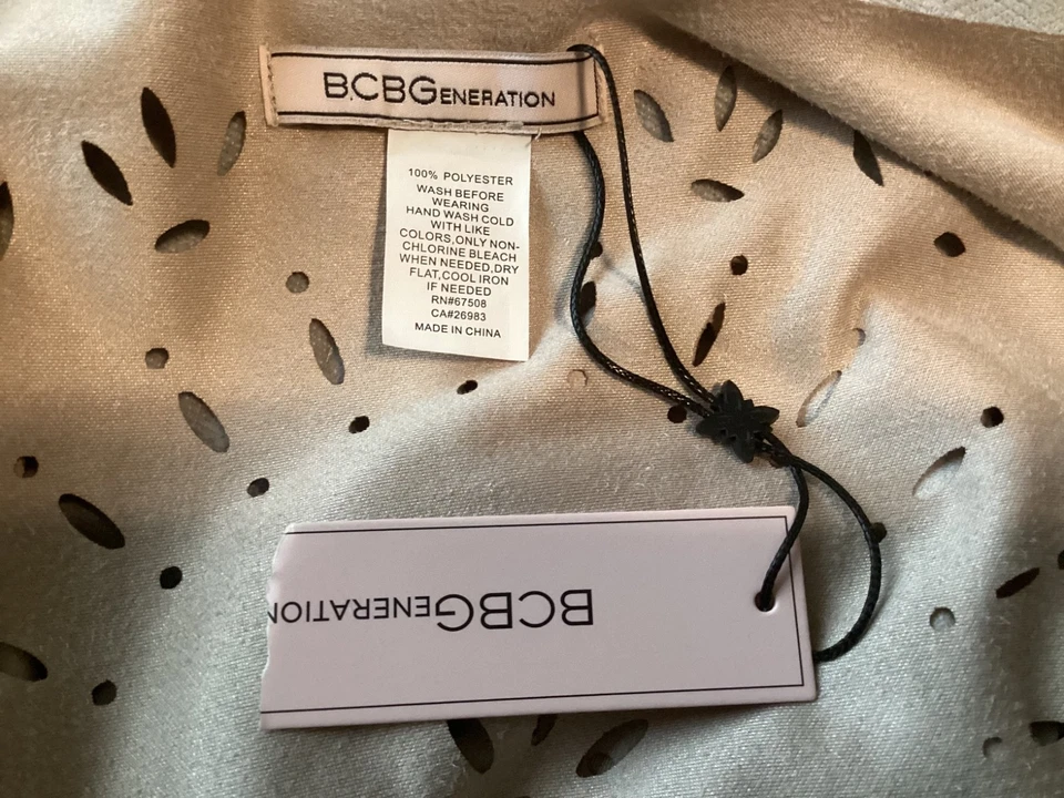 BCBGeneration chal envolvente de flecos de gamuza sintética tostado corte lazer boho occidental talla única Foto 4 de 4