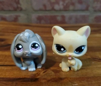 Littlest Pet Shop LPS Paw Up Cat 981 Bunny rabbit 982 Happiest Pets