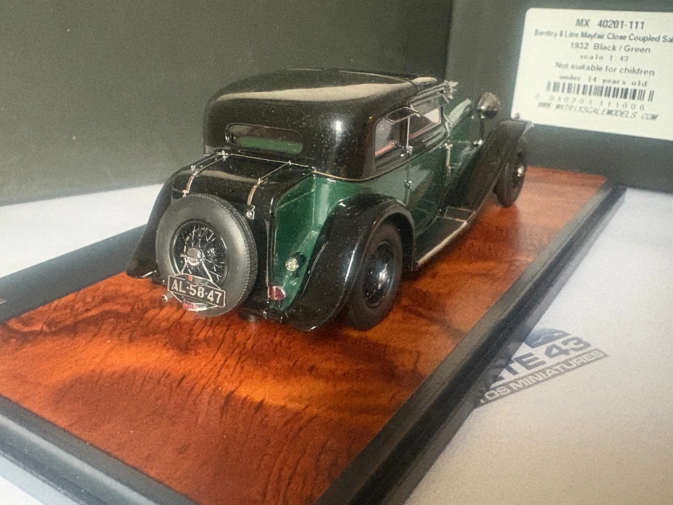 MATRIX BENTLEY 8 LITRE MAYFAIR CLOSE COUPLED SALOON 1932 BLACK GREEN 1:43 - Photo 3/4
