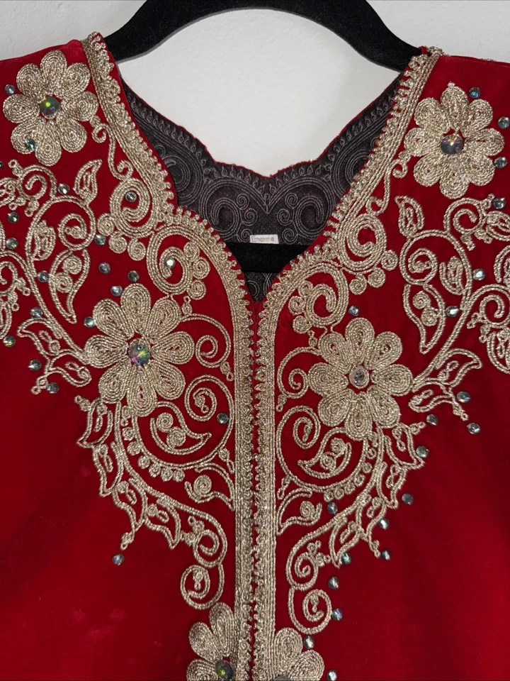 Chaqueta Karakou Niños’s Niña’s Terciopelo Rojo Dorado Bordada COMO ESTÁ Sin Forro L Foto 3 de 4