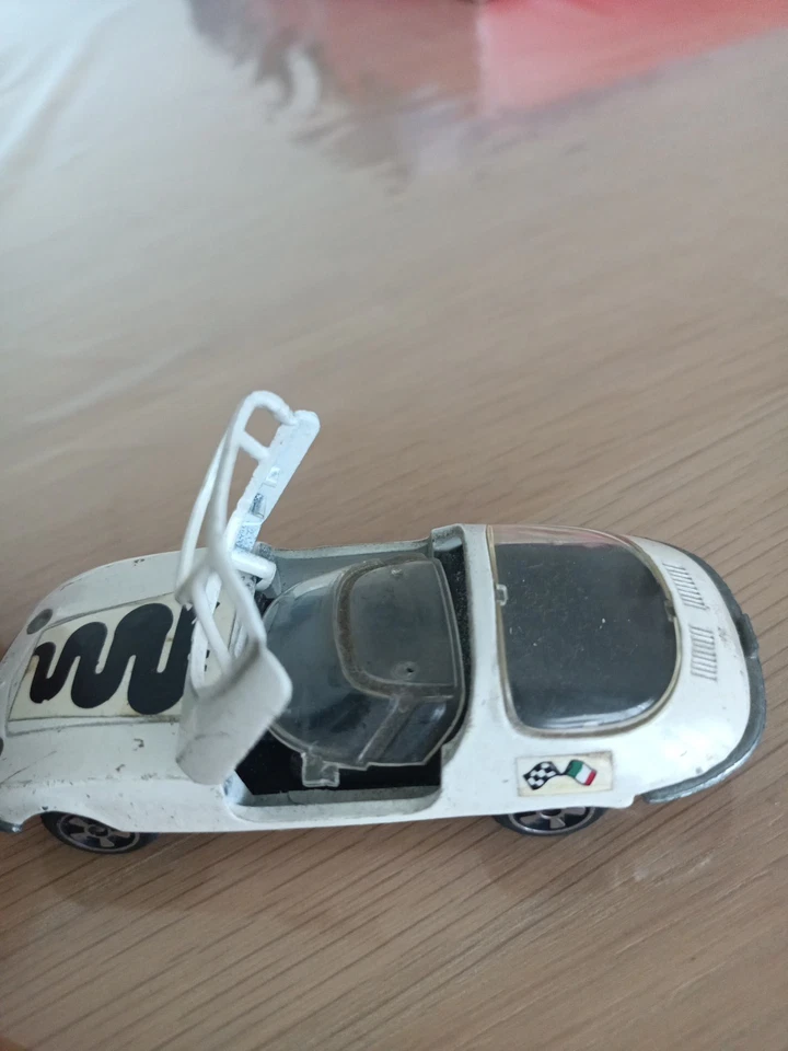 Modellino CORVAIR BERTONE BIANCO 1:43 Politoys 551 - Immagine 2 di 4