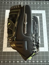 Franklin 22613-14  Right Hand Throw CFS Black Baseball Glove Fieldmaster Series