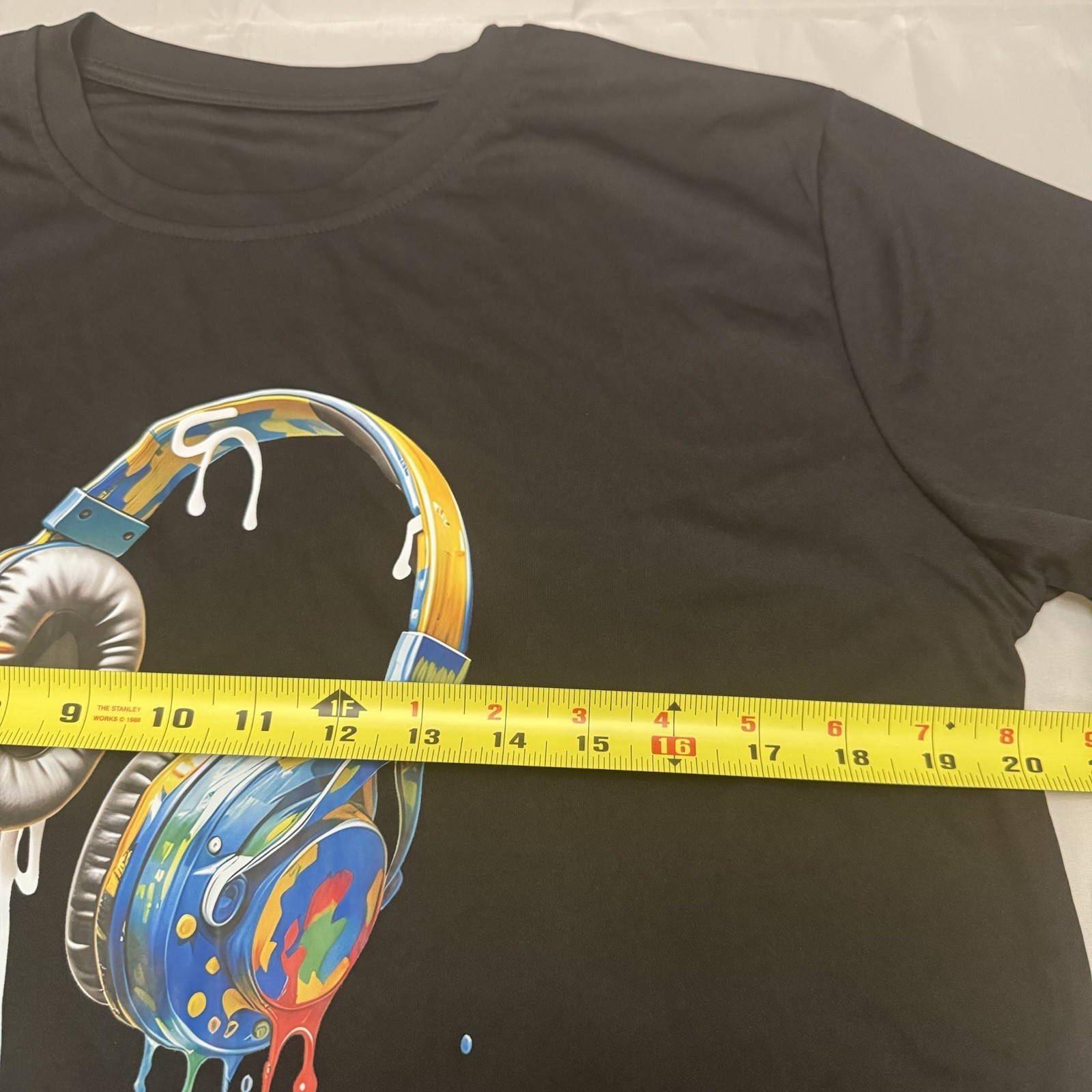Manfinity Black Graphic T-Shirt Headphones Dripping Paint Size Medium image 3