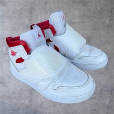 Sky Jordan 1 PS Niños Zapatos Talla 2Y Blanco Rojo Universitario BQ7197-103 Mid Top Tenis