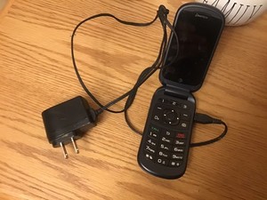 Vintage Pantech AT&T Flip Phone And Charger Breeze 4
