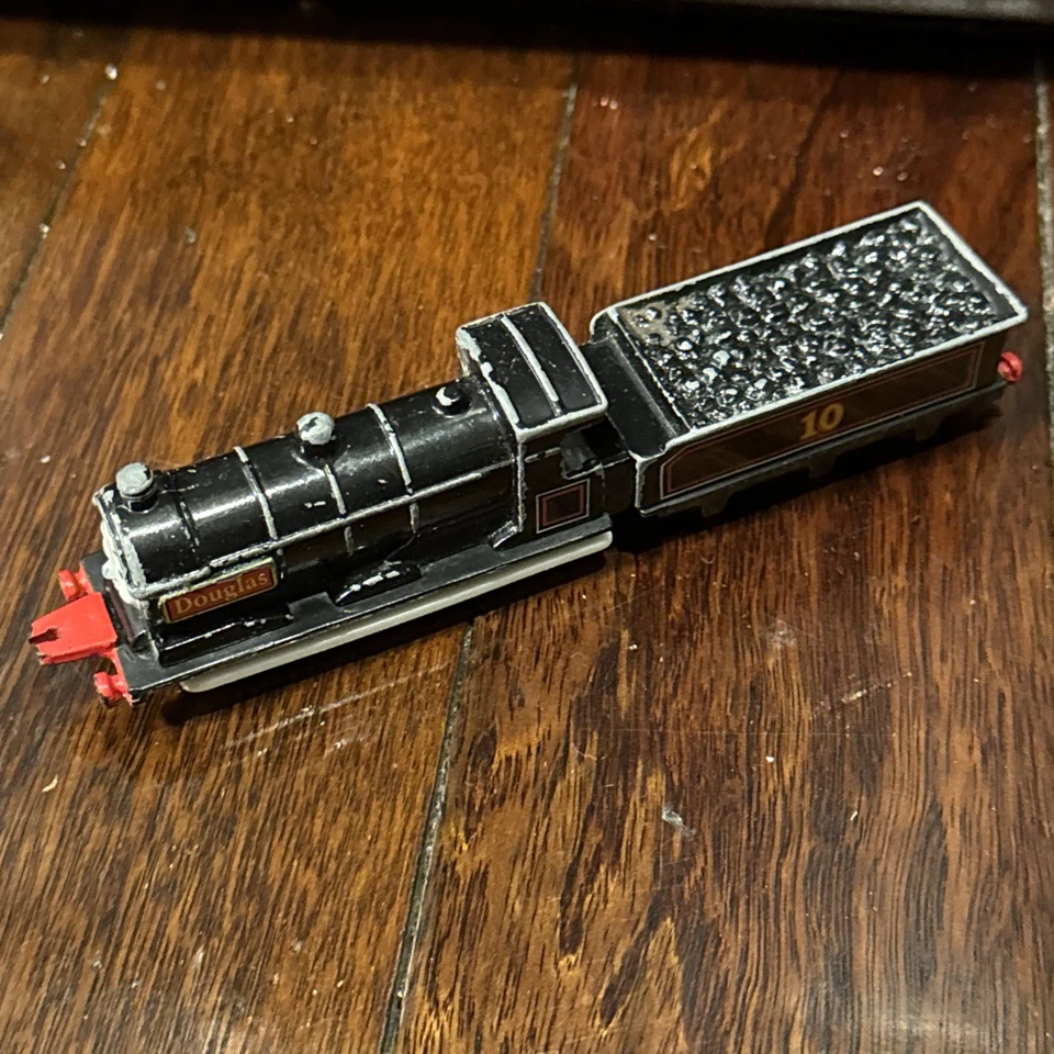 Douglas Train ERTL Thomas & Friends Diecast Metal Tank Engine 1992 Rare Vintage - Image 4 of 4