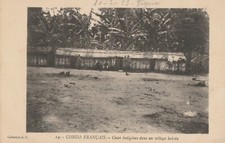 Postal Congo Francais. Estuches indígenas dans un village bakota 1913
