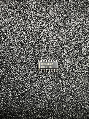 4 Stück/pcs. SN74AHCT158D - Texas Instruments SO16 - Quadruple 2 Line to 1 Line
