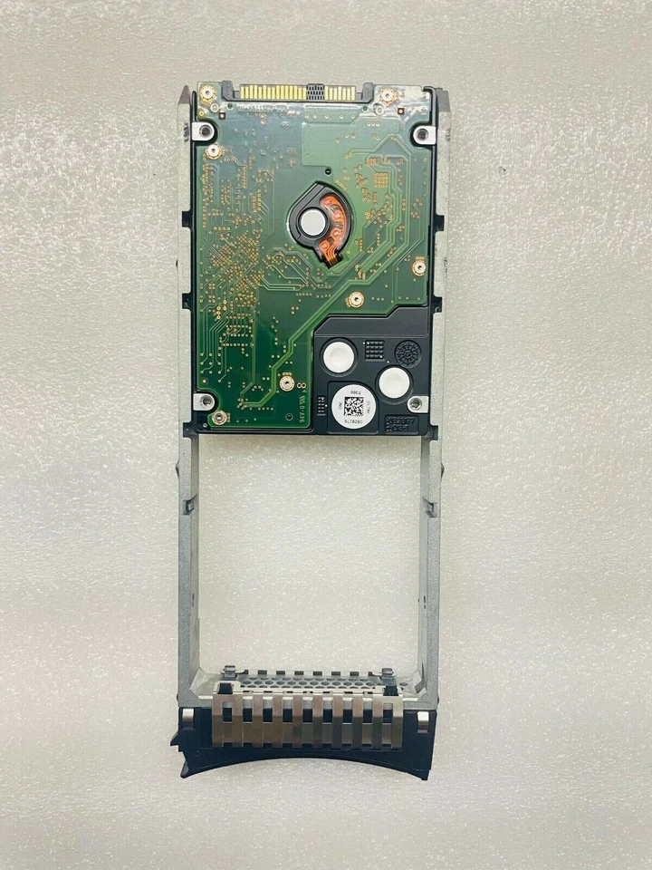 IBM Storwize V3700 00Y2432 00Y2507 00MJ149 1.2TB 10K SAS 2.5 (0 power on time) - Image 4 of 4