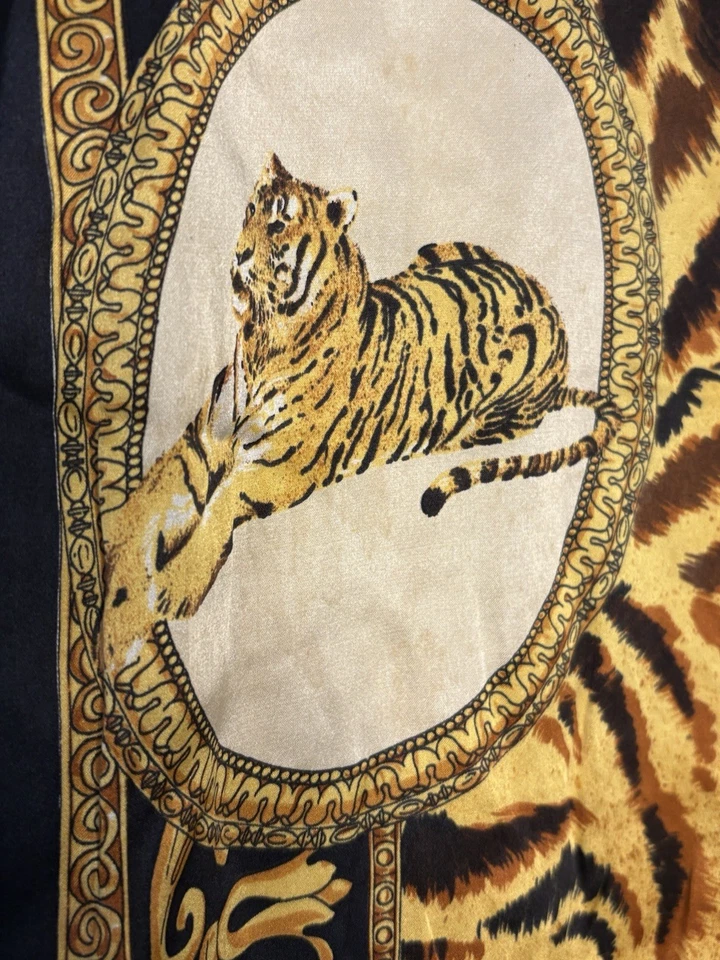 Vintage Men’s Genelli Italiano 100% Silk Shirt Tiger Print Motif! - Image 2 of 4