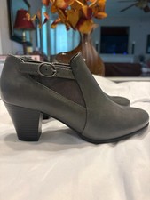 Croft  Barrow Women's Grey Ankle Zip Up Boots SIZE 7 M