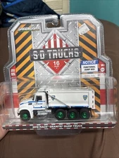 GREENLIGHT 2019 Mack Granite Dump Truck