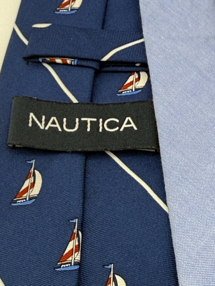 Nautica 100% Silk Front/Cotton Tail Blue Sailing Tie Embroidered Light House - Imagem 4 de 4