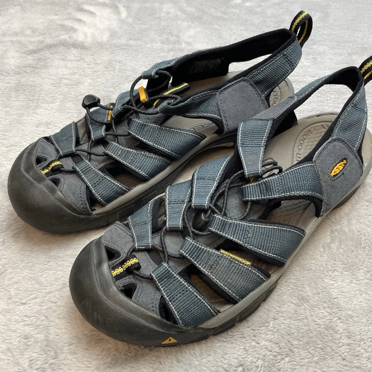 KEEN Newport Sandaal voor heren, Zwart Staal Grijs, 42 EU