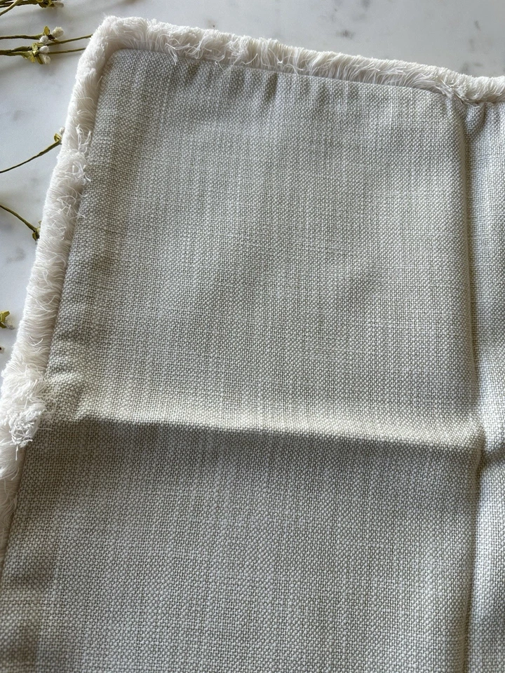 Funda de almohada Serena and Lily Ridgewater plantas perennes tiza al por menor por $188 Foto 3 de 4