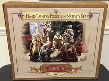 Grandeur Noel Collector's Edition Hand Painted Porcelain Nativity Set 2002
