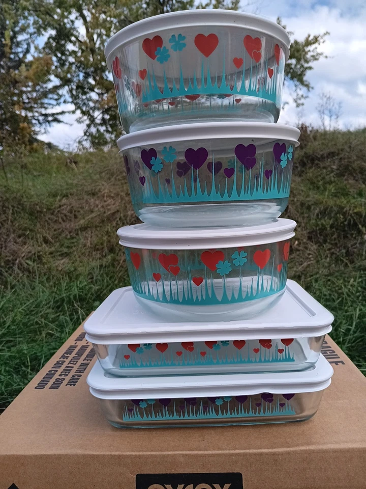 Rare 10 Piece Set Pyrex Pink Green Purple Two 7210'S & Three 7201's W/LIDS NIB - Image 4 of 4