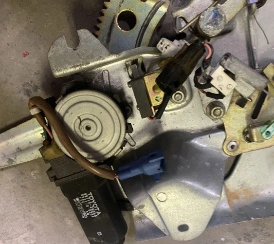 Toyota 4Runner SR5 1989-1995, motor limpiaparabrisas trasero + conjunto de mecanismo, 85010-89133 Foto 3 de 4