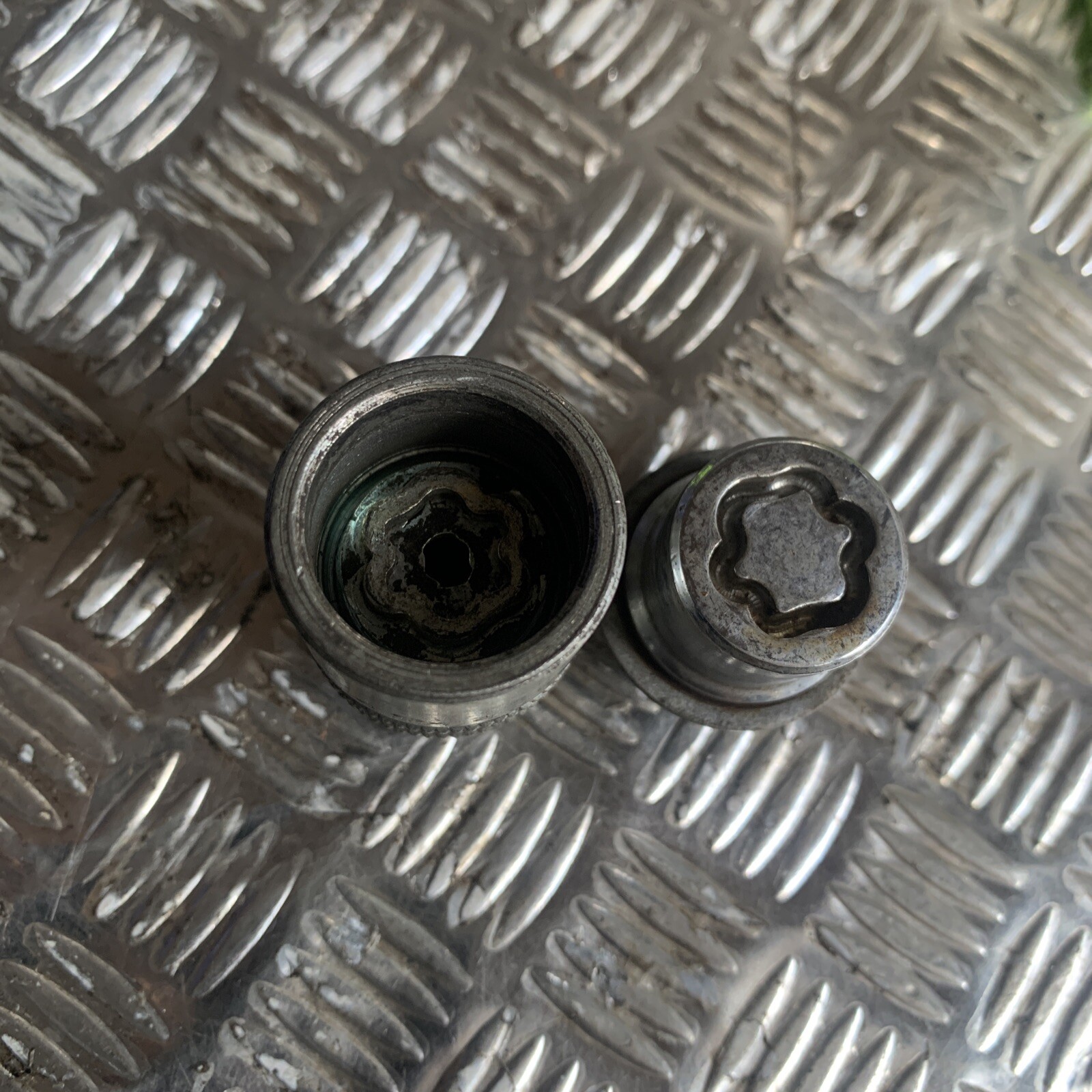 GENUINE FORD MONDEO FOCUS FIESTA LOCKING ALLOY WHEEL NUT only KEY Read DESCRIP5 eBay