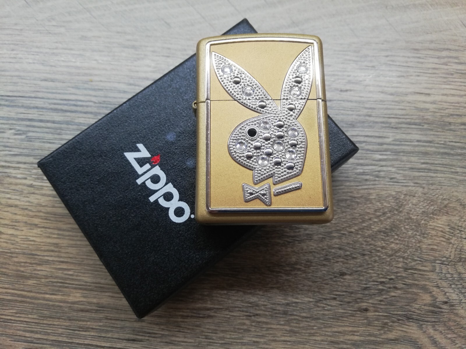 New Rare 2005 Zippo Playboy Bunny Gold Swarovski Bling Limited Edition 273/7500