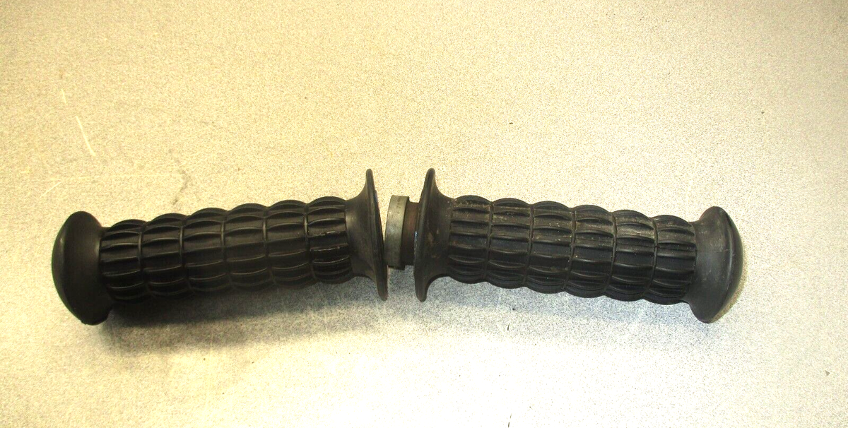 KAWASAKI Z 1 900 1973-77 RIGHT GRIP W/ TWIST 46019-025 LEFT GRIP