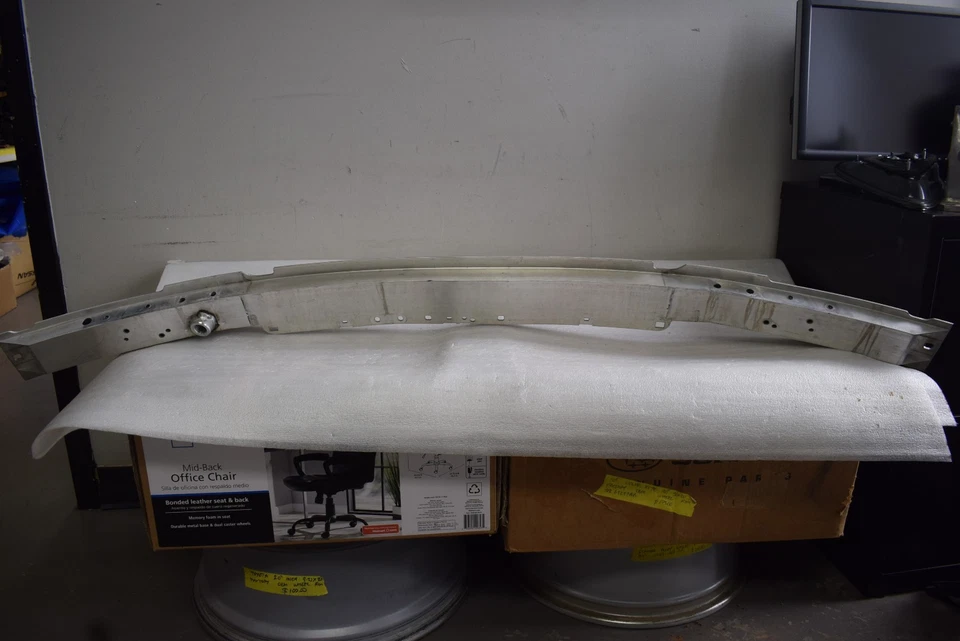 Barra de refuerzo delantera Mercedes Benz C300 C350 2012-2014 OEM de fábrica Foto 4 de 4