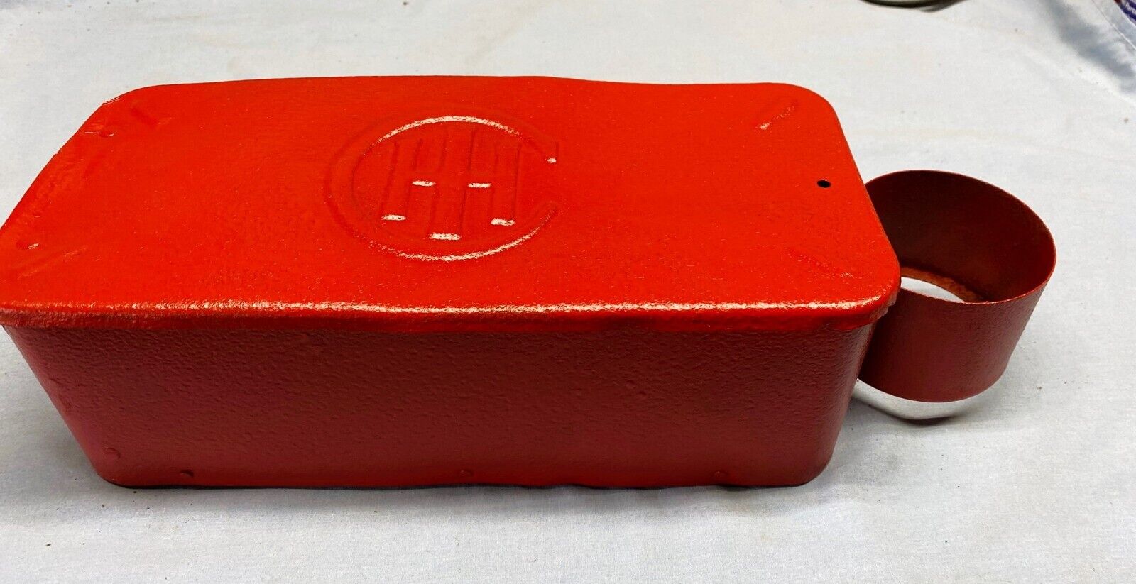VINTAGE INTERNATIONAL HARVESTER TRACTOR METAL TOOL BOX WITH OIL CAN HOLDER