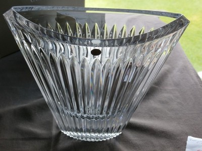 Boxed Irish  Tipperary  Crystal  LISROE  9 ''  Boat  Vase  - Ex Cond - Stamped