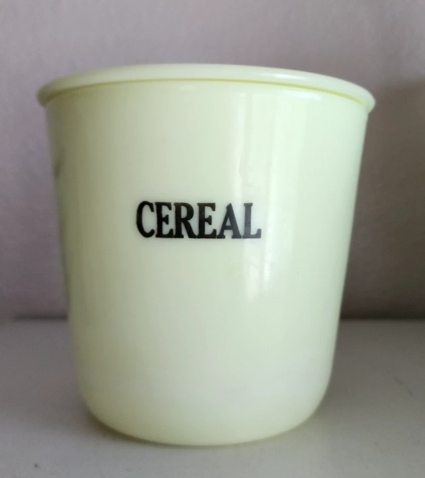 Beautiful Vintage McKee Seville Yellow Glass CEREAL 48oz Canister Uranium HTF