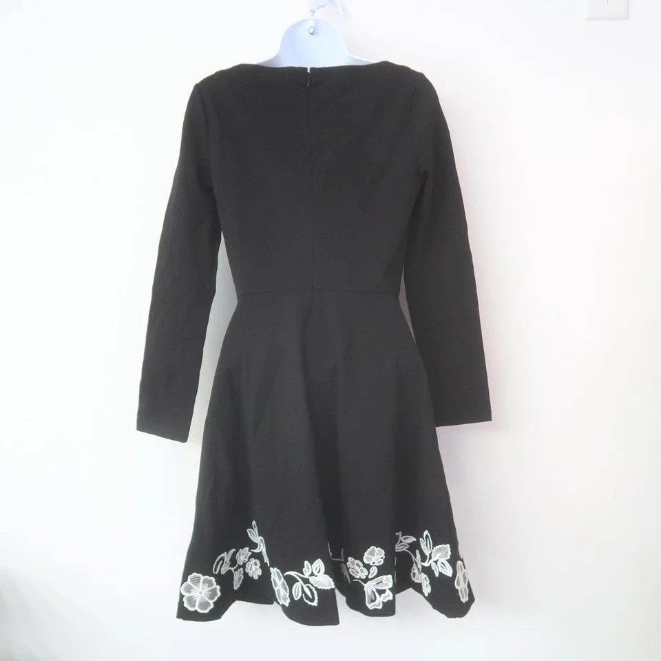 Vestido Kate Spade New York Talla 2 Línea A Floral Bordado Negro Invitado a Evento Foto 4 de 4