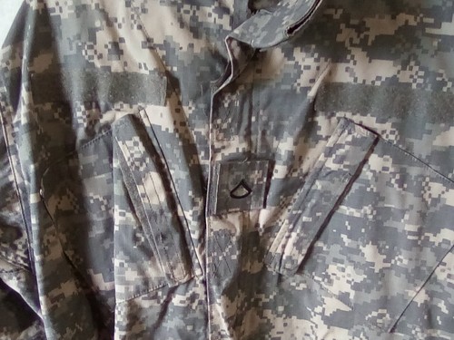 fatica militare uniforme mimetica urbana media nuova vecchia stock - Foto 18 di 18