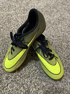 JR Nike Bravata II Soccer Cleats Black Volt Neon Yellow/Green Size 4/5Y