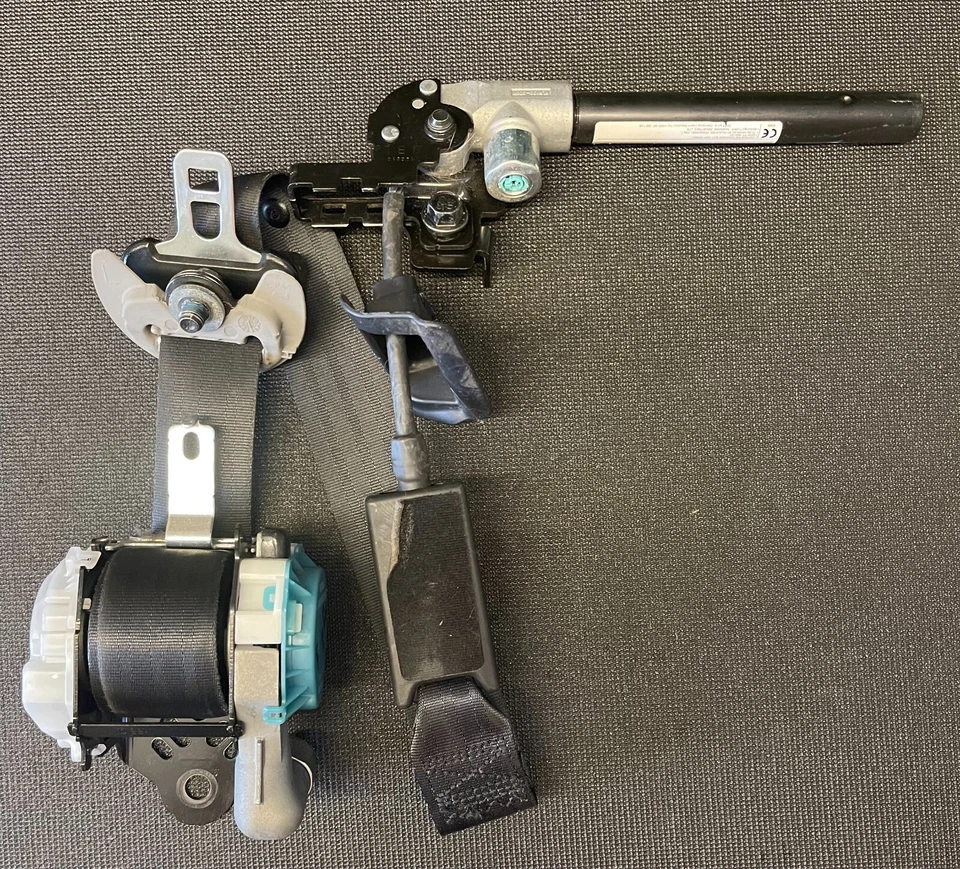 2012 2013 2014 2015 2015 2017 KIA RIO 4DR SEDAN Front LEFT Side Seat Belt OEM - Image 3 of 4