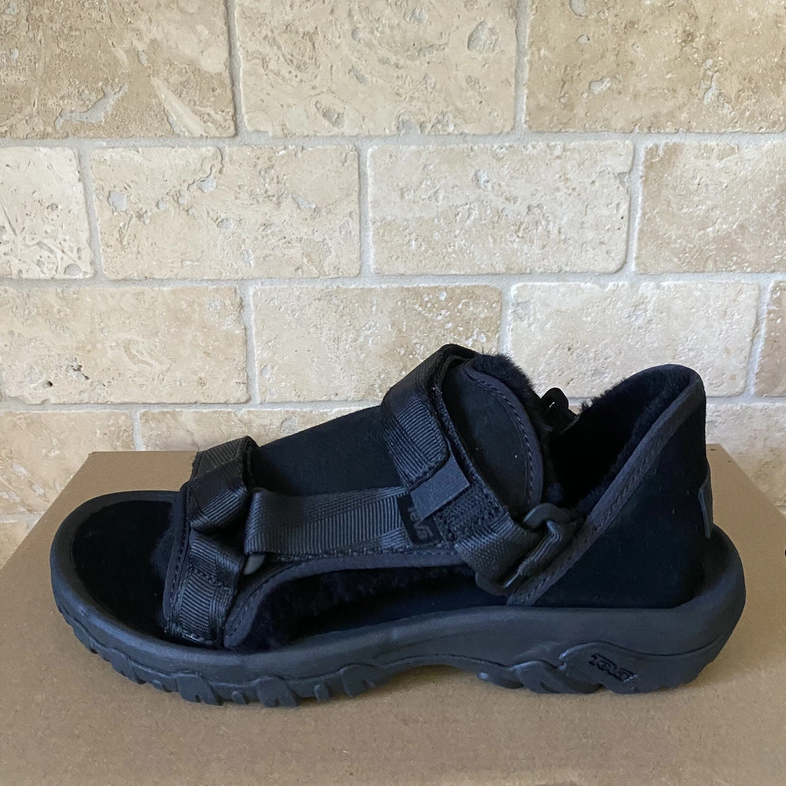 SANDALI DA UOMO TEVA UGG COLLAB NERI IN PELLE DI PECORA TAGLIA US 5 DONNA 7