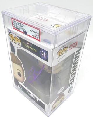Funko Pop! Marvel Hawkeye #1211 PSA DNA Autograph by Jeremy Renner