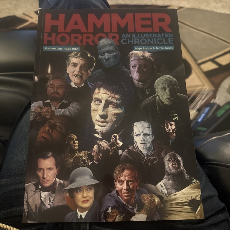 CLASSIC MONSTERS--Hammer Horror, Illustrated Chronicle Vol 1 1934-1965 Brand new