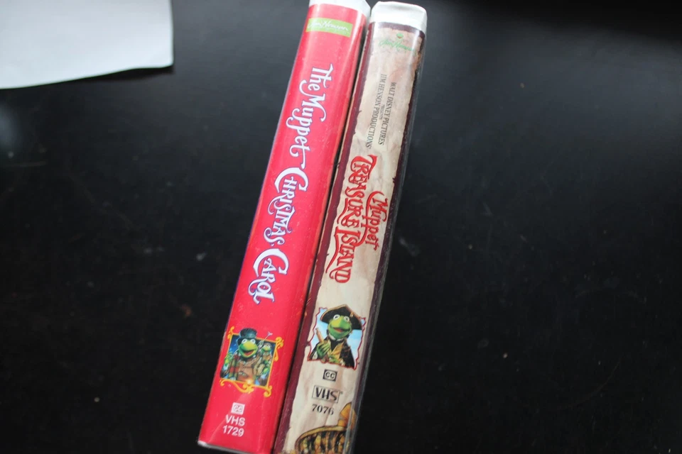 The Muppet Christmas Carol VHS 1993 Disney Jim Henson Treasure Island Lot - Image 2 of 3