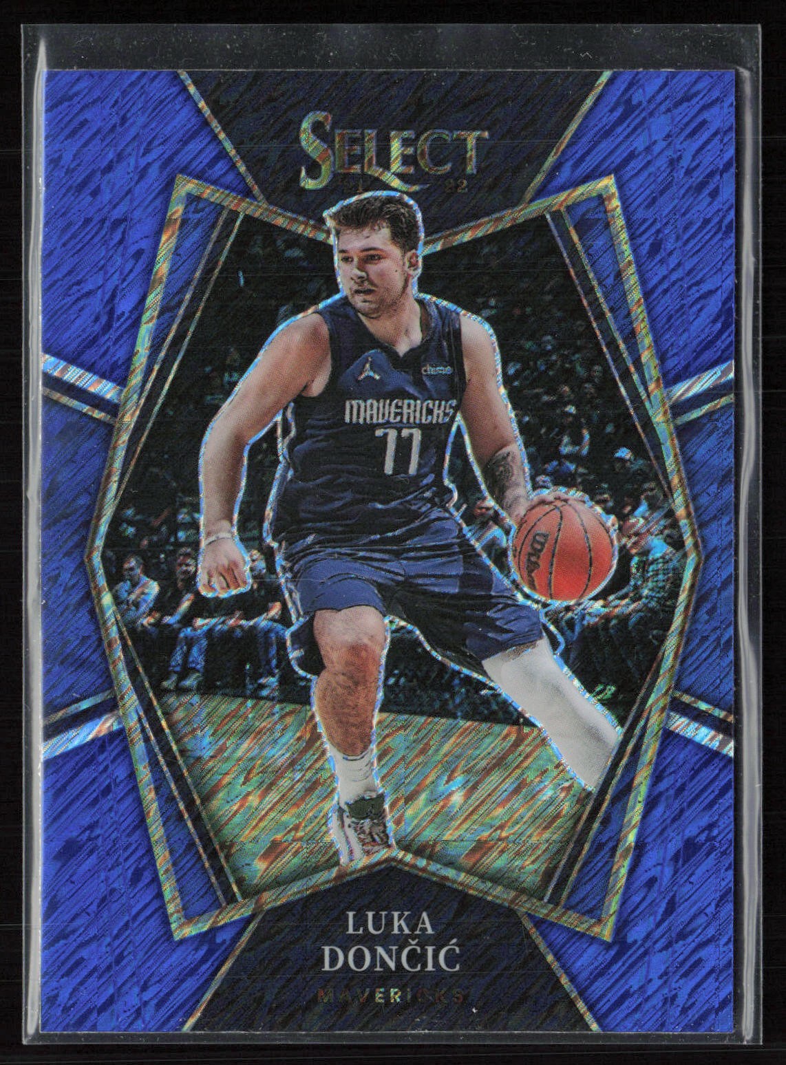 Luka Doncic 2021-22 Panini Select #117 Blue Shimmer Prizms Dallas Mavericks