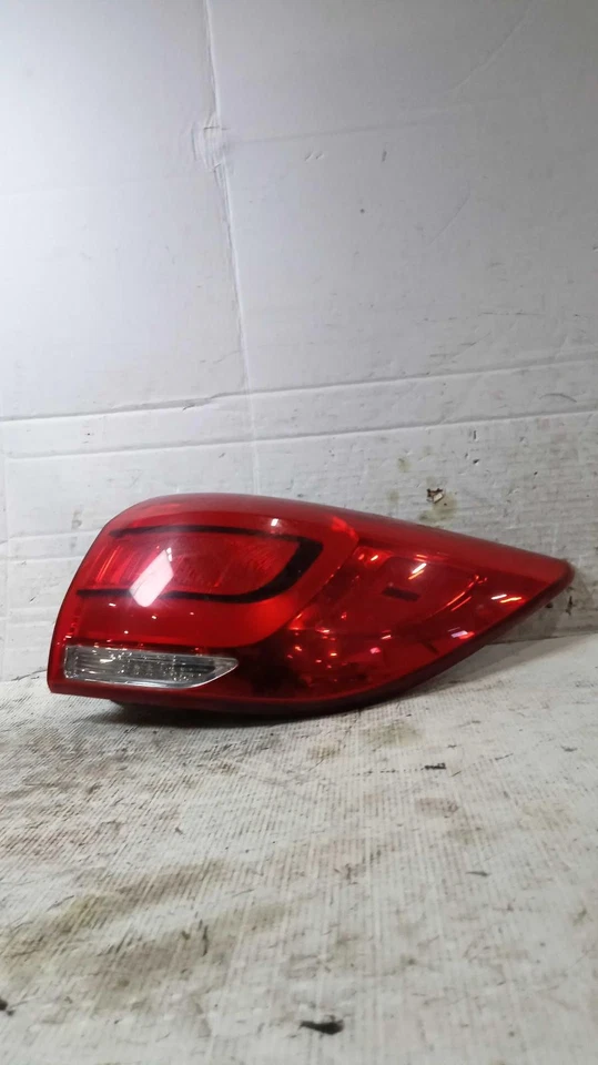 Б/у правый задний фонарь в сборе подходит: 2015 Kia Sportage четверть панели смонтирован inc - Изображение 2 из 4